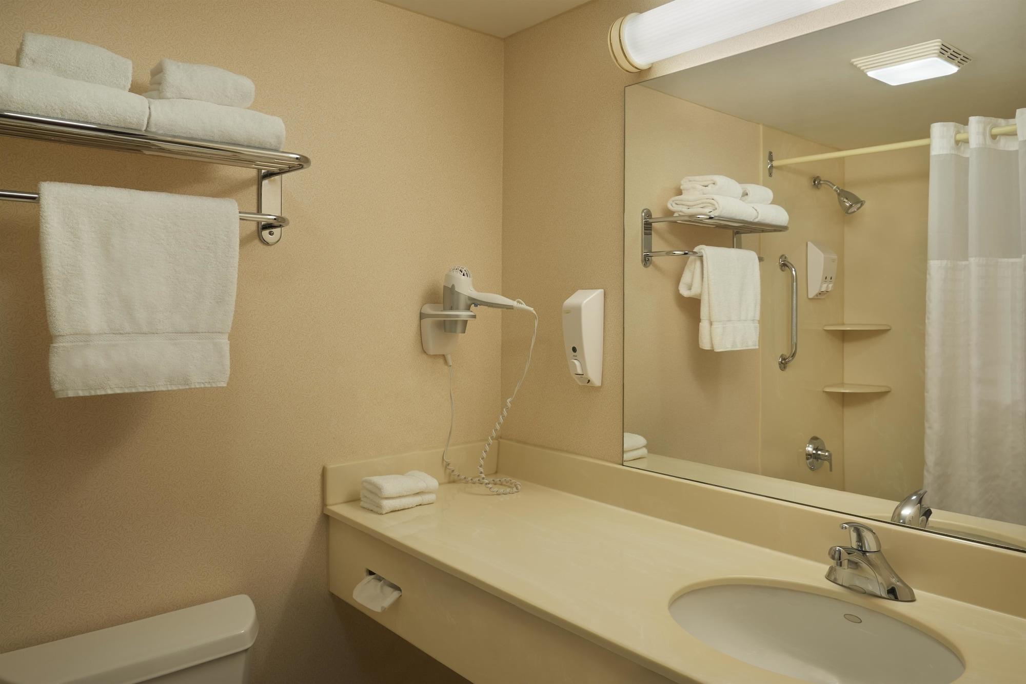 Hotel Carlingview Toronto Airport Mississauga Ngoại thất bức ảnh